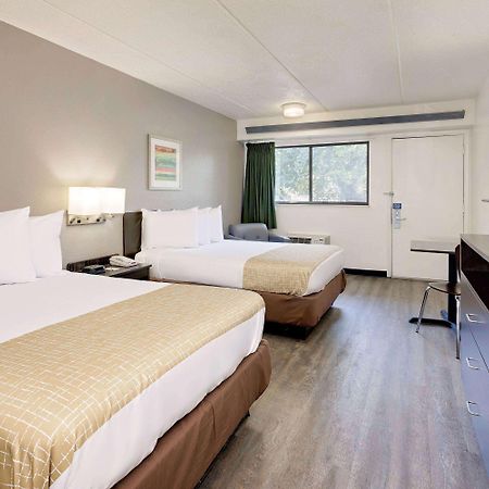 Travelodge By Wyndham College Park מראה חיצוני תמונה