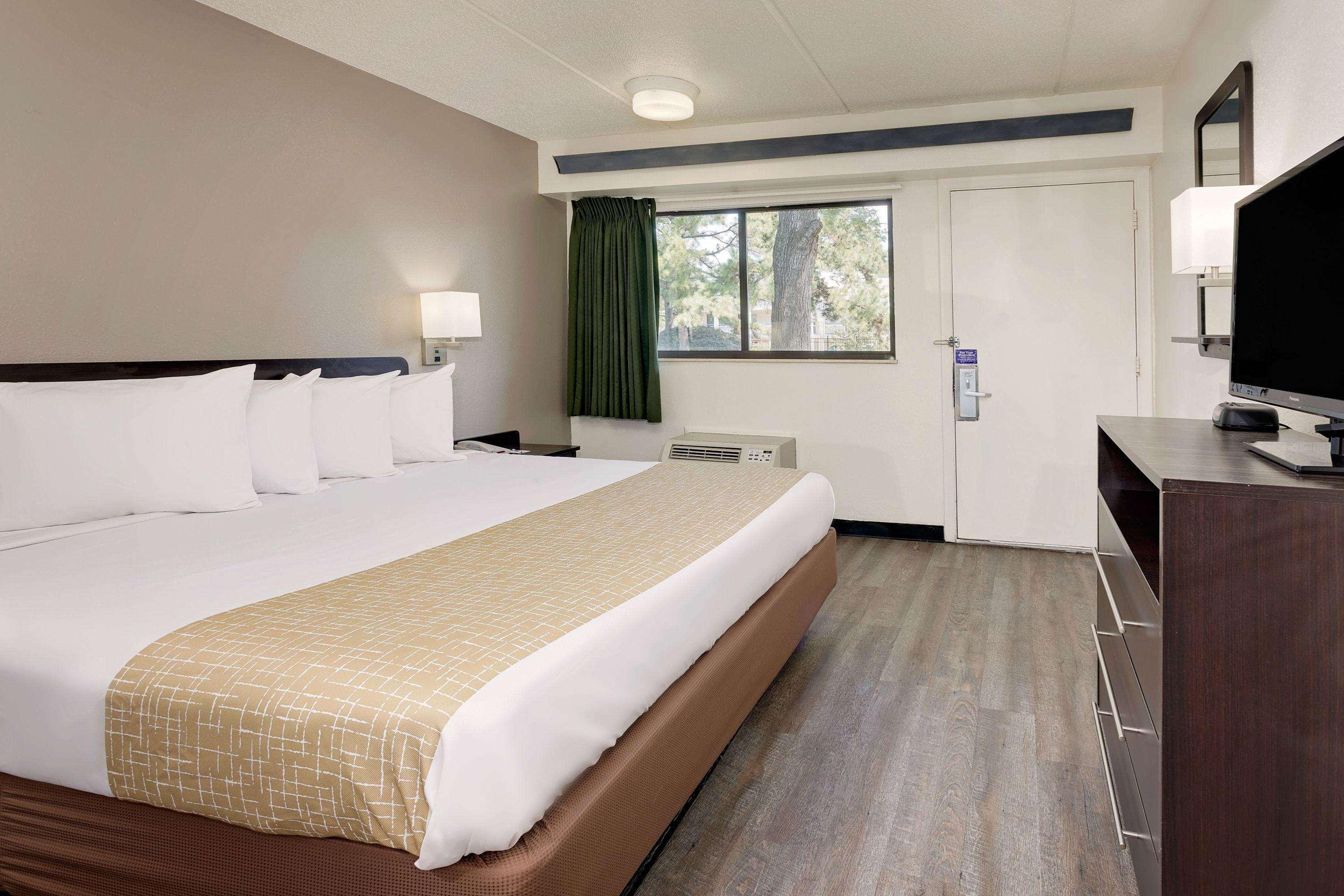 Travelodge By Wyndham College Park מראה חיצוני תמונה