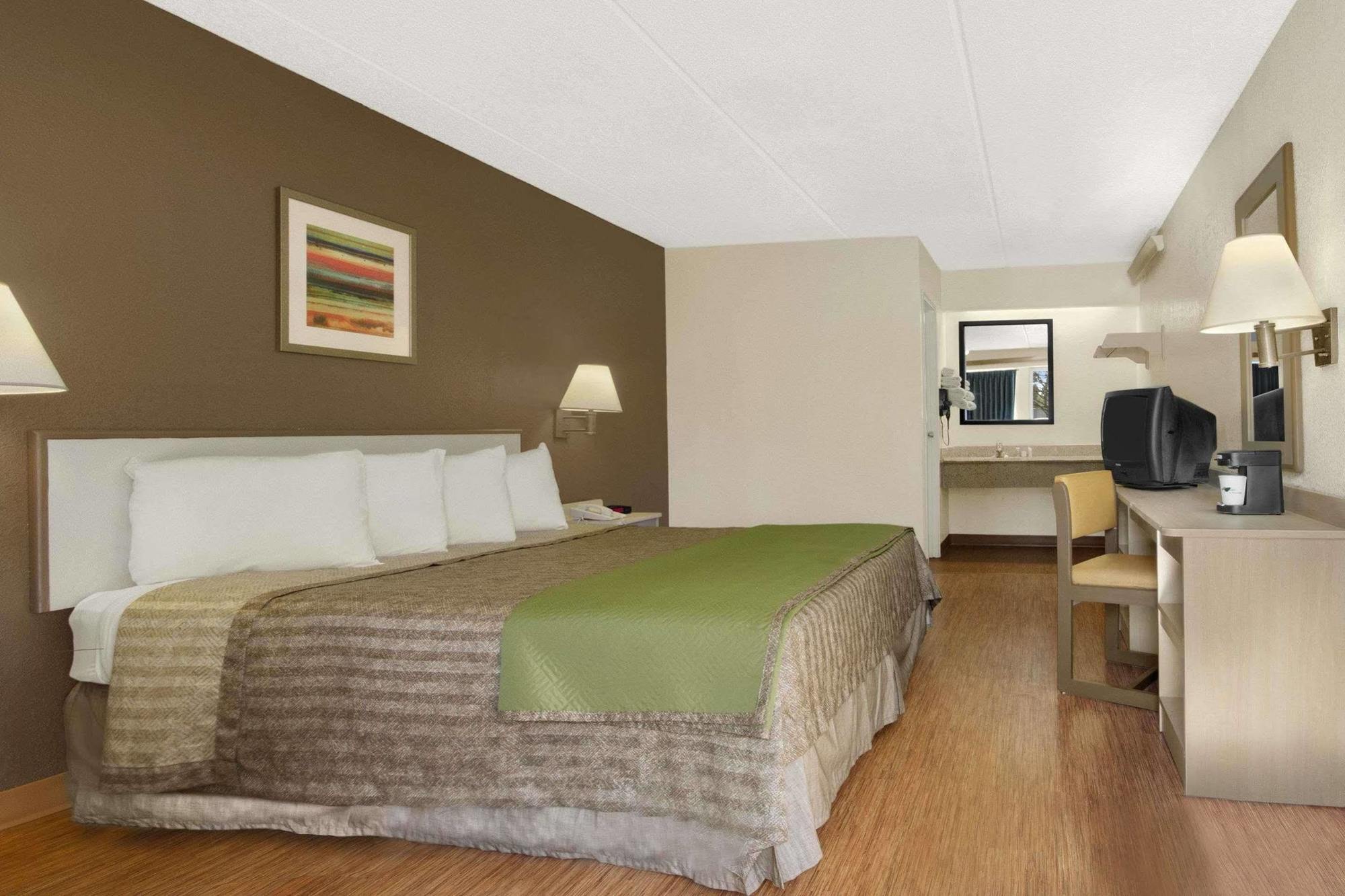 Travelodge By Wyndham College Park מראה חיצוני תמונה