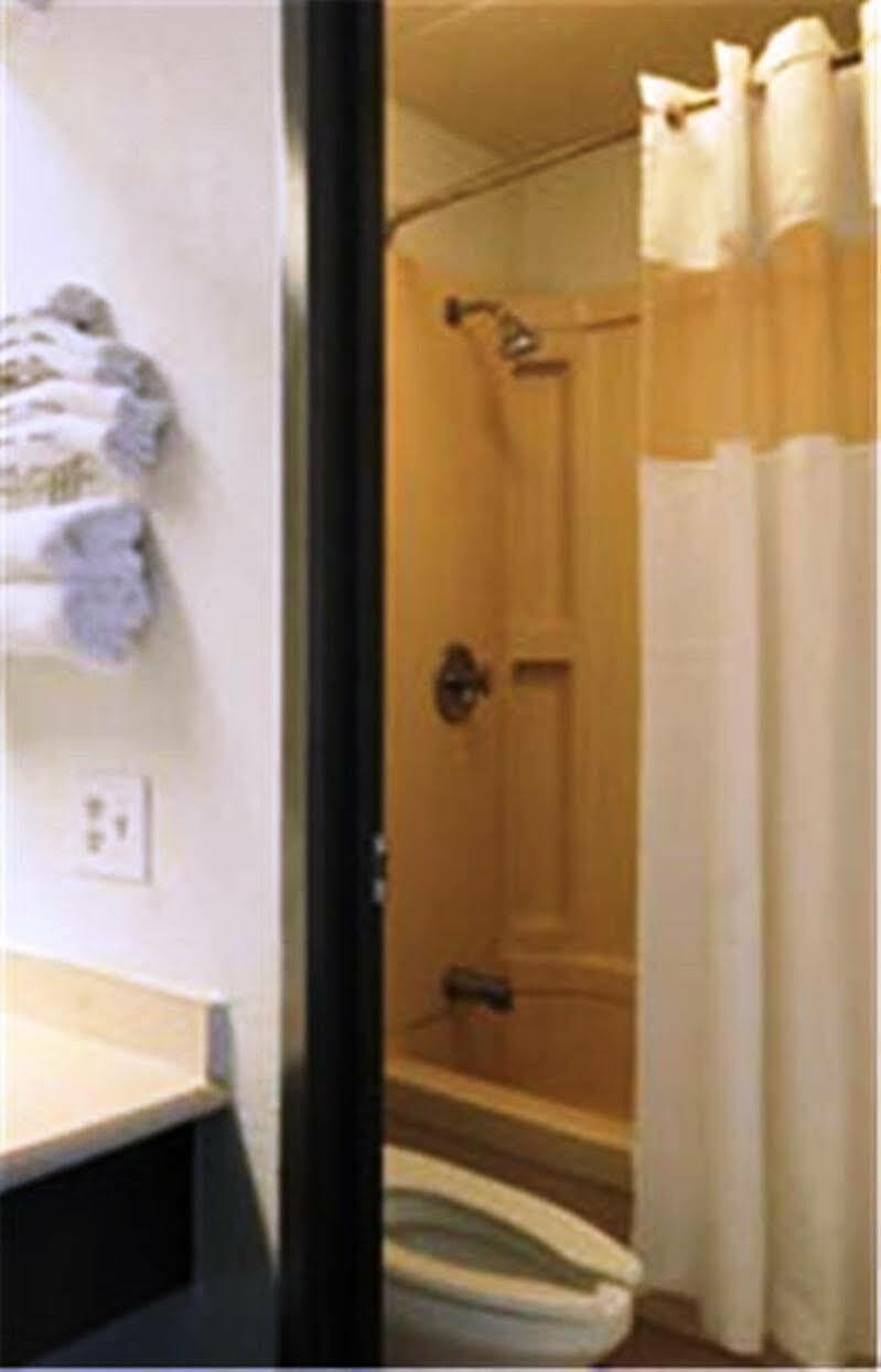 Travelodge By Wyndham College Park מראה חיצוני תמונה
