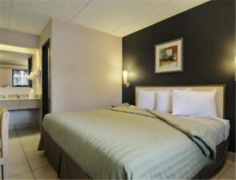 Travelodge By Wyndham College Park מראה חיצוני תמונה