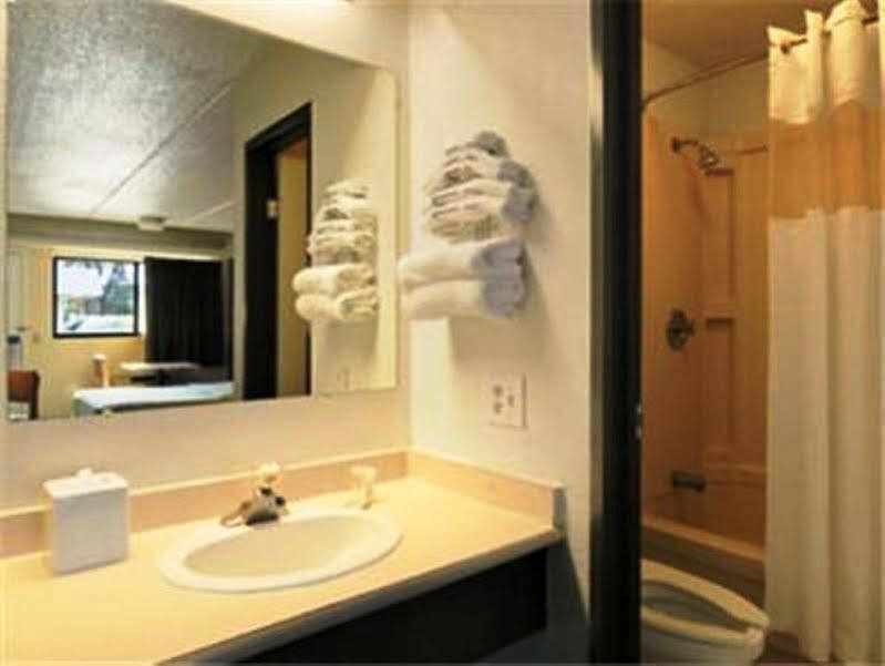 Travelodge By Wyndham College Park מראה חיצוני תמונה